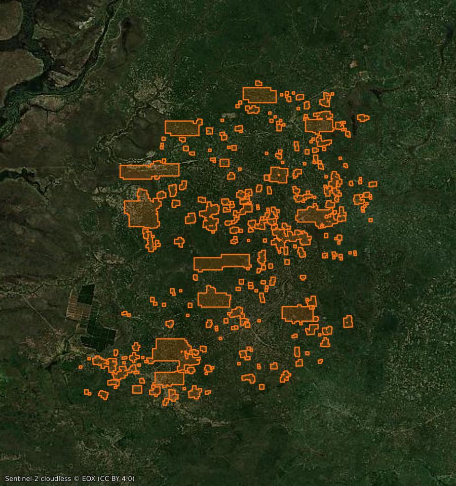 Contorno de la zona quemada cerca de Muchinga (ZM), trazado sobre imágenes de satélite