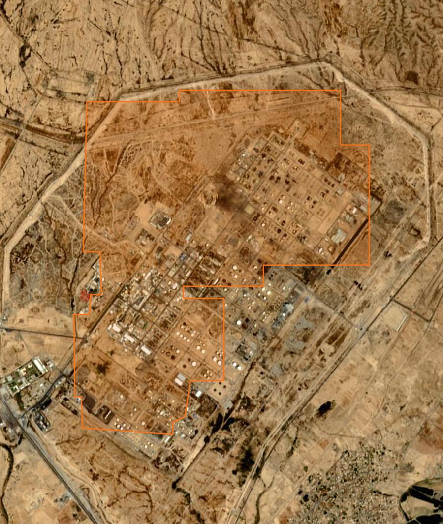 Contorno de la zona quemada cerca de Salah ad-Din (IQ), trazado sobre imágenes de satélite