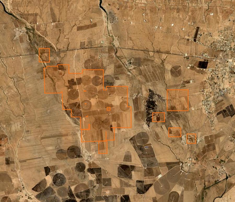 Contorno de la zona quemada cerca de Tell Afar (IQ), trazado sobre imágenes de satélite