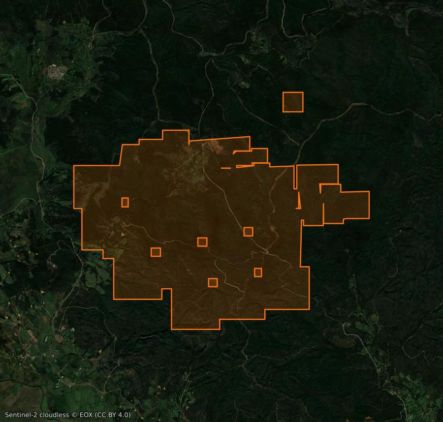Outline of the burned area near Chetaïbi (DZ), drawn over satellite imagery