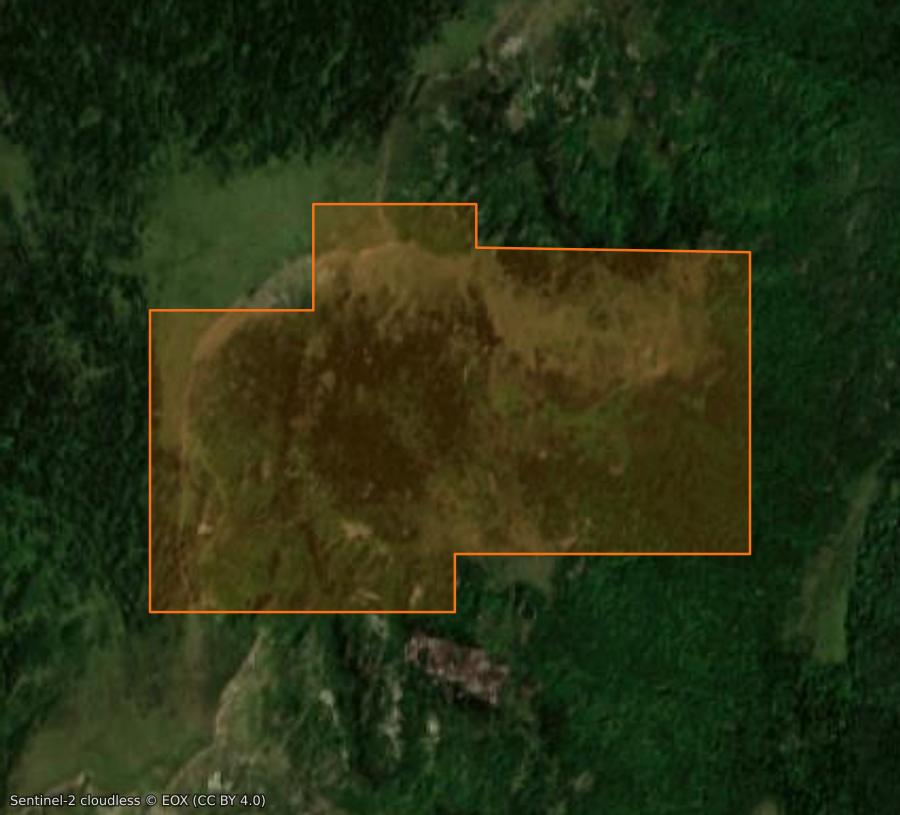 Outline of the burned area near Perles-et-Castelet, drawn over satellite imagery