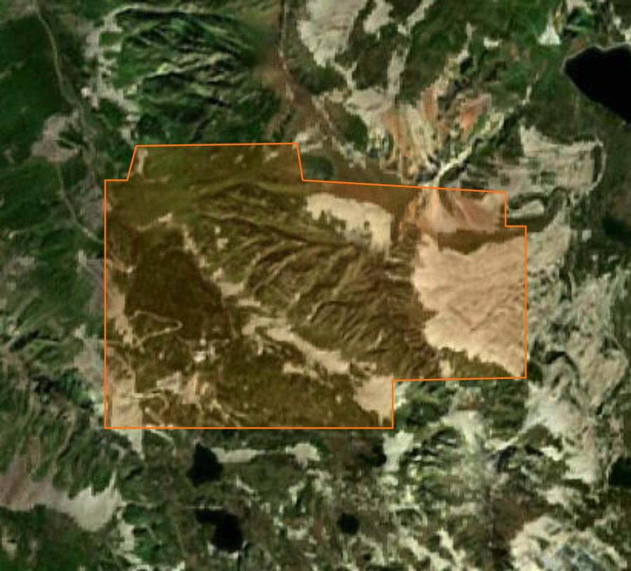 Contorno de la zona quemada cerca de Barèges, trazado sobre imágenes de satélite