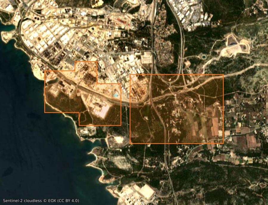 Outline of the burned area near Martigues, drawn over satellite imagery