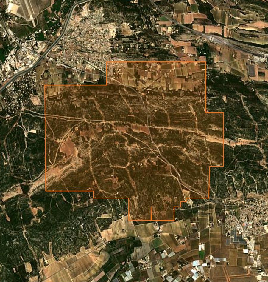 Umriss der Brandfläche bei Lançon-Provence, gezeichnet auf Satellitenbilder