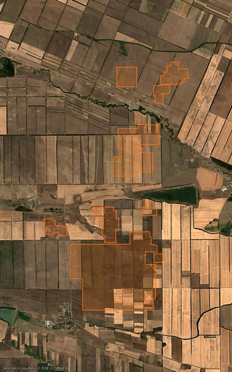 Outline of the burned area near Александровский муниципальный округ (RU), drawn over satellite imagery