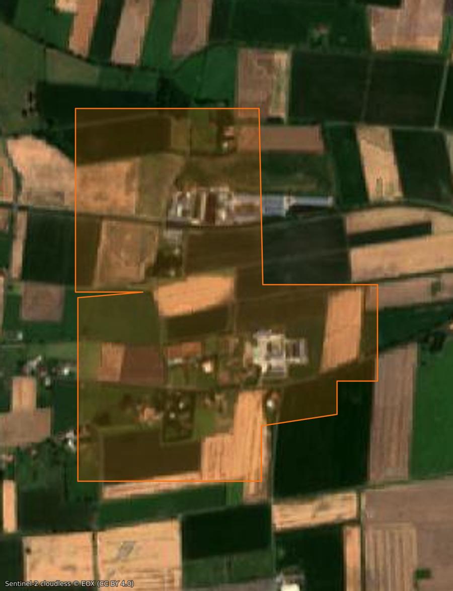 Outline of the burned area near Ennezat, drawn over satellite imagery