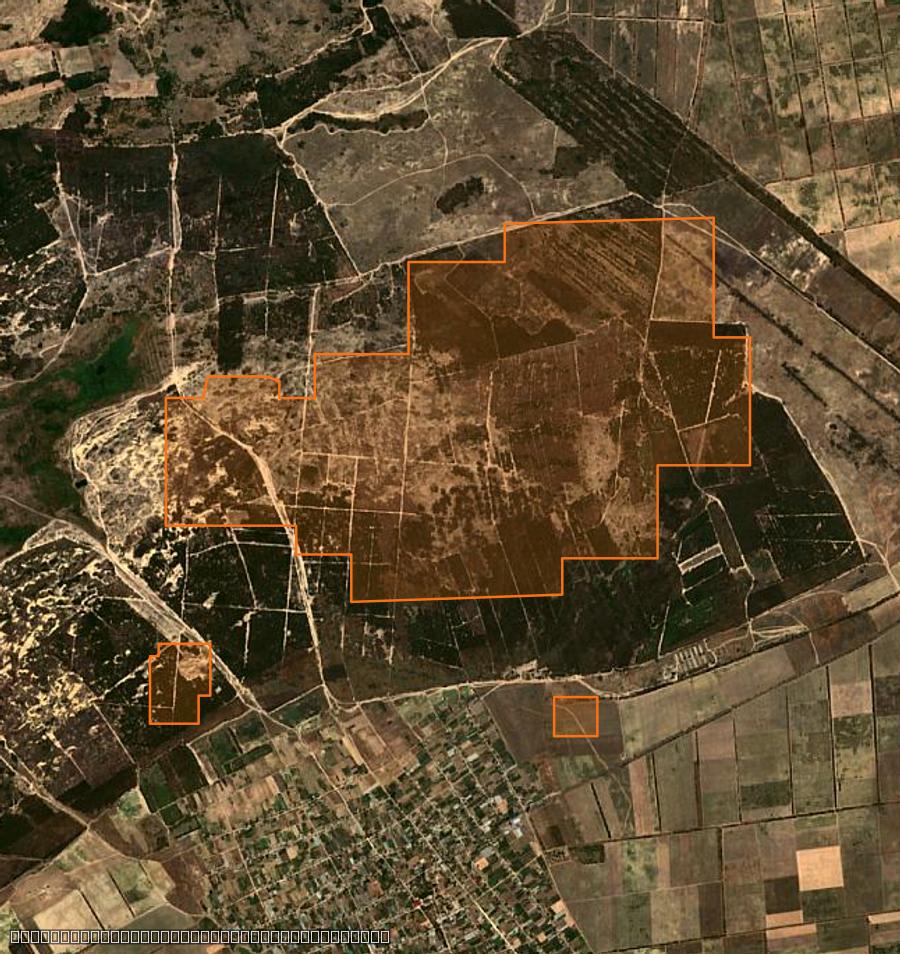 Outline of the burned area near Виноградівська сільська громада (UA), drawn over satellite imagery