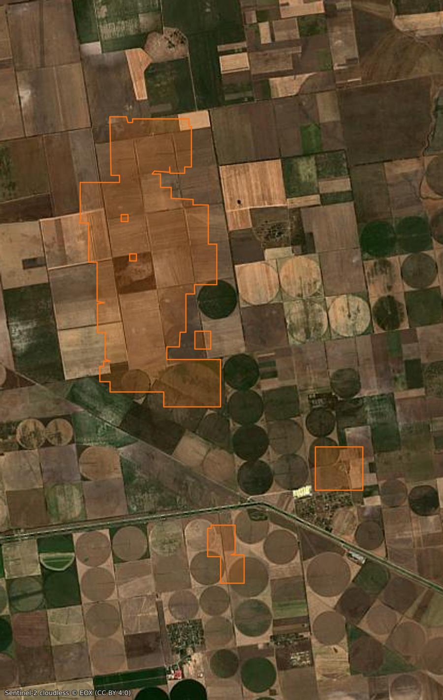 Outline of the burned area near Зеленопідська сільська громада (UA), drawn over satellite imagery