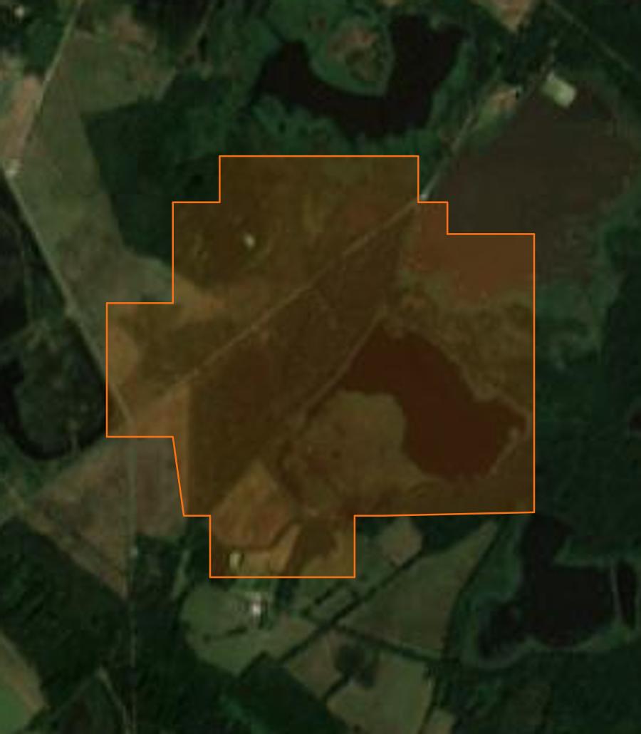 Outline of the burned area near Saint-Michel-en-Brenne, drawn over satellite imagery