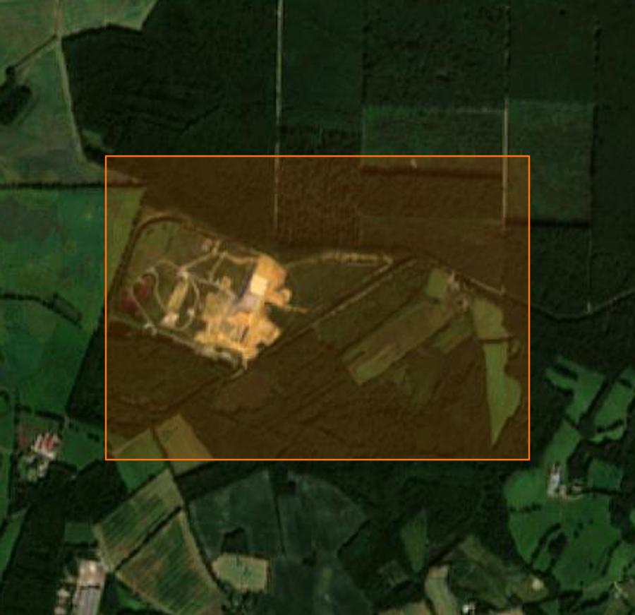 Outline of the burned area near Saint-Palais, drawn over satellite imagery