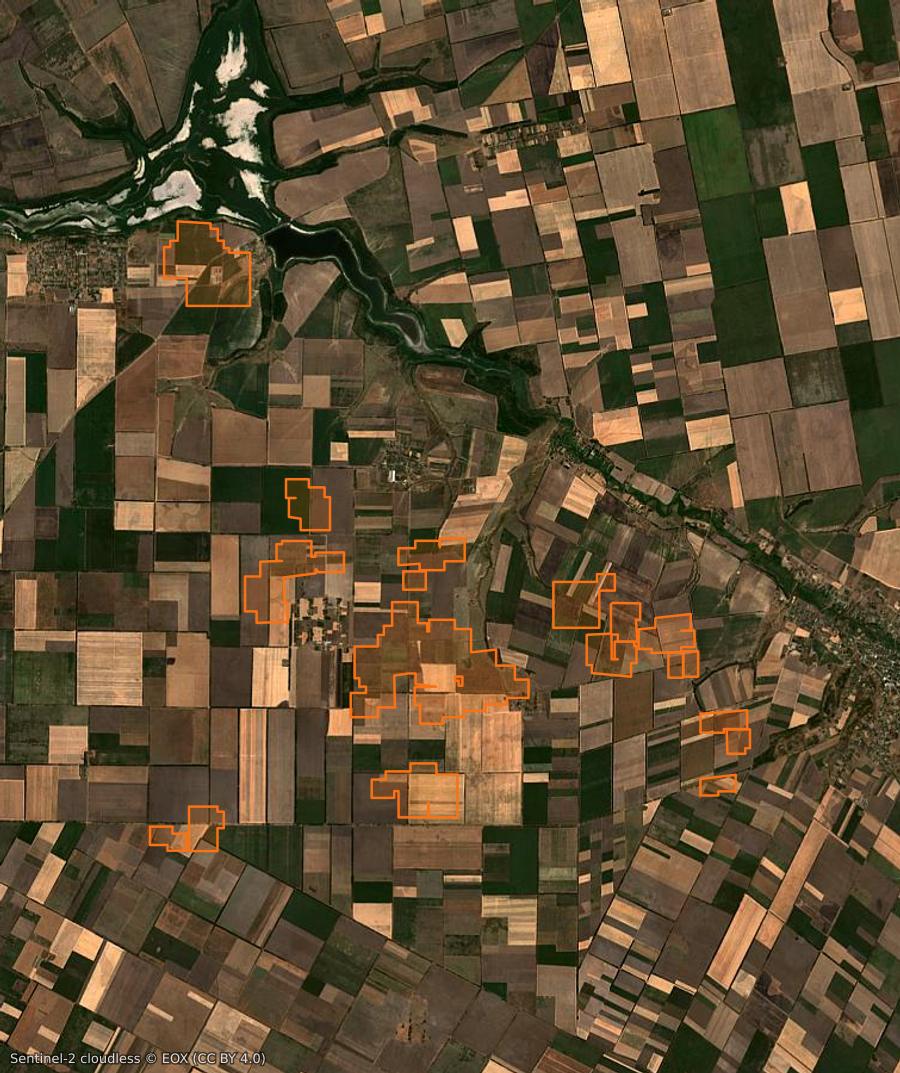Outline of the burned area near Верхньорогачицька селищна громада (UA), drawn over satellite imagery