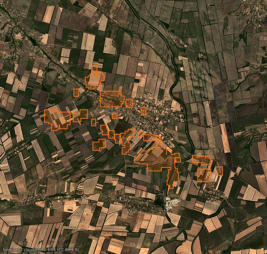 Outline of the burned area near Пологівська міська громада (UA), drawn over satellite imagery