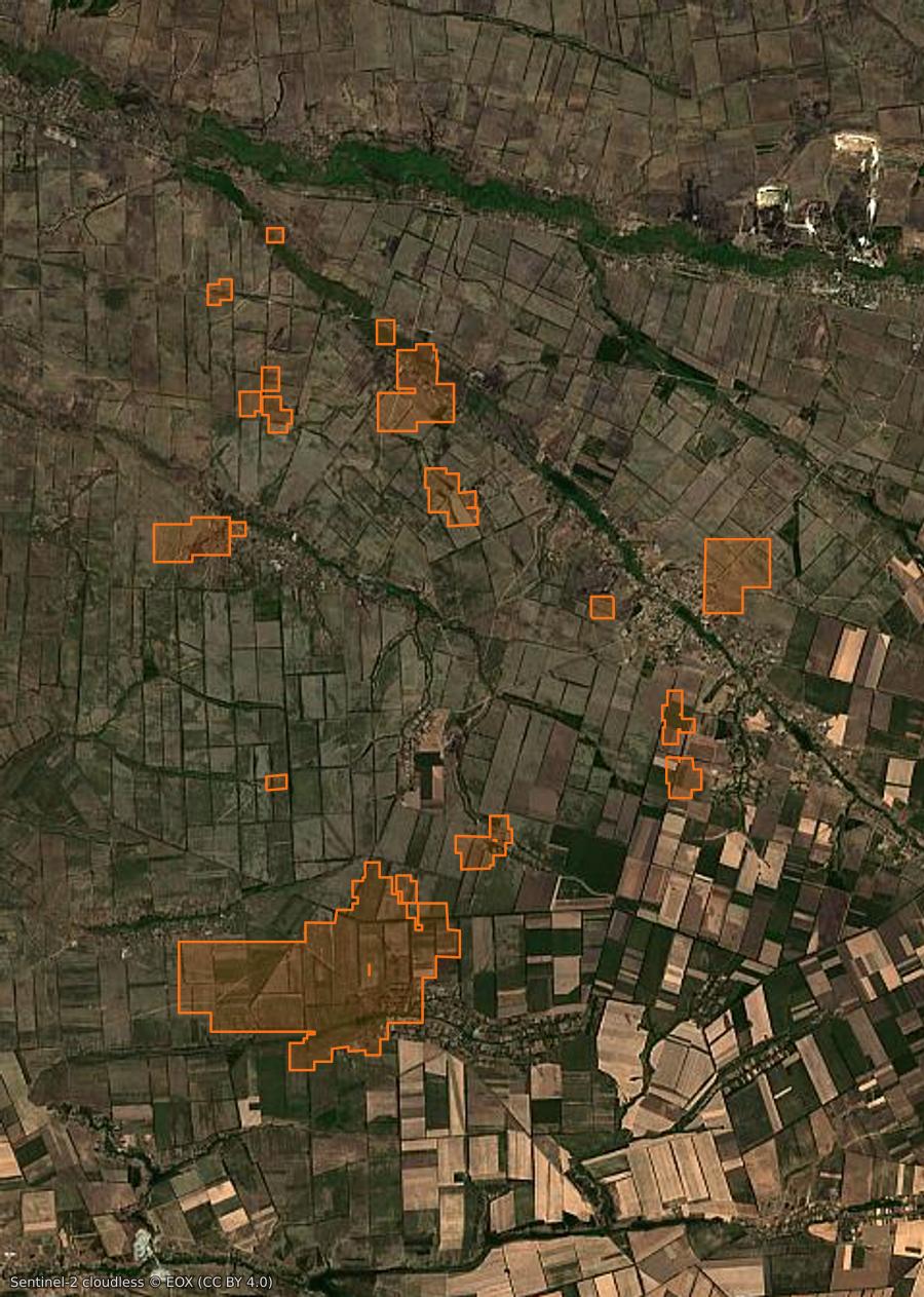 Outline of the burned area near Пологівська міська громада (UA), drawn over satellite imagery