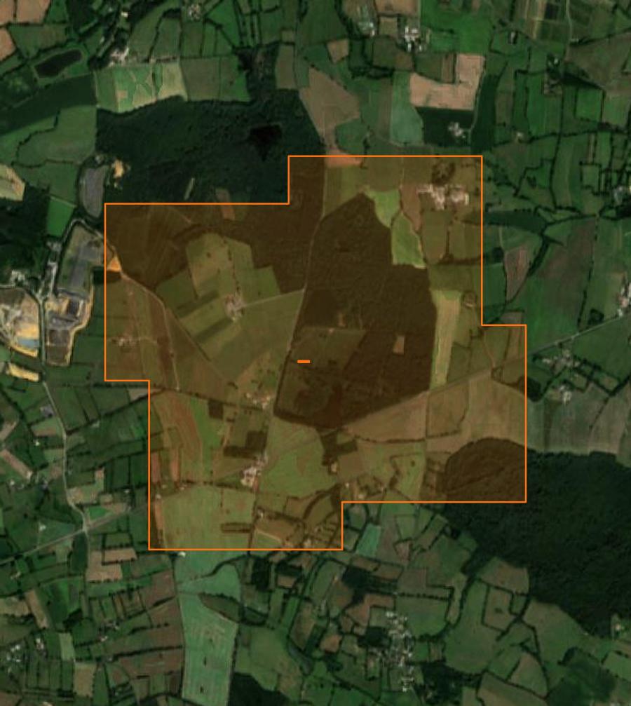 Umriss der Brandfläche bei Les Hauts-d'Anjou, gezeichnet auf Satellitenbilder