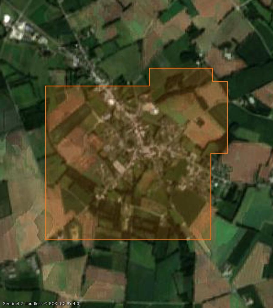 Outline of the burned area near Plumieux, drawn over satellite imagery