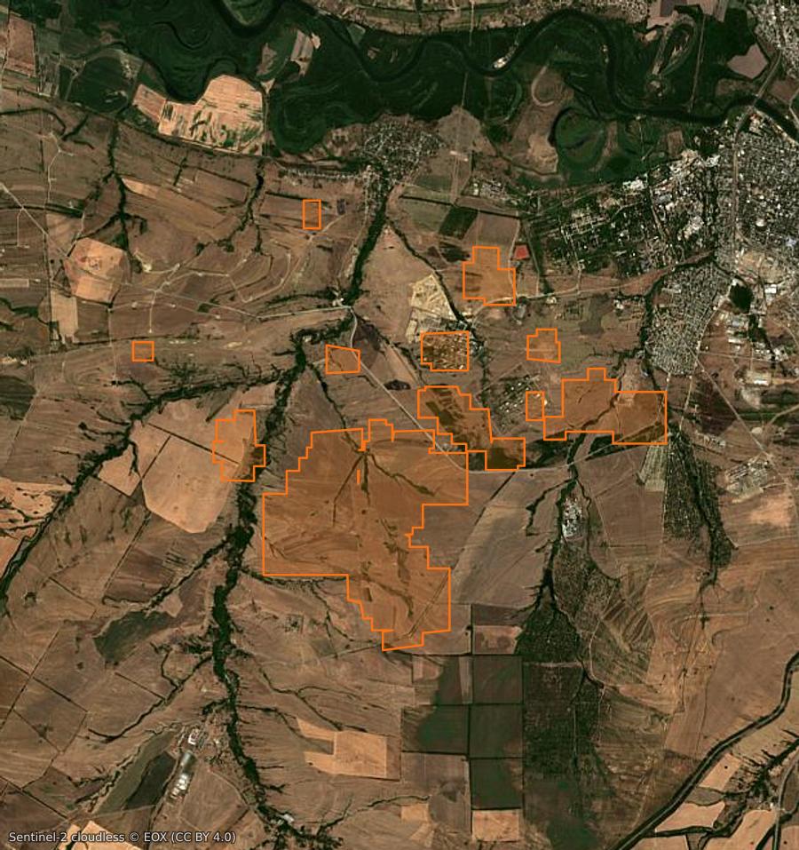 Outline of the burned area near Малокаменское сельское поселение (RU), drawn over satellite imagery