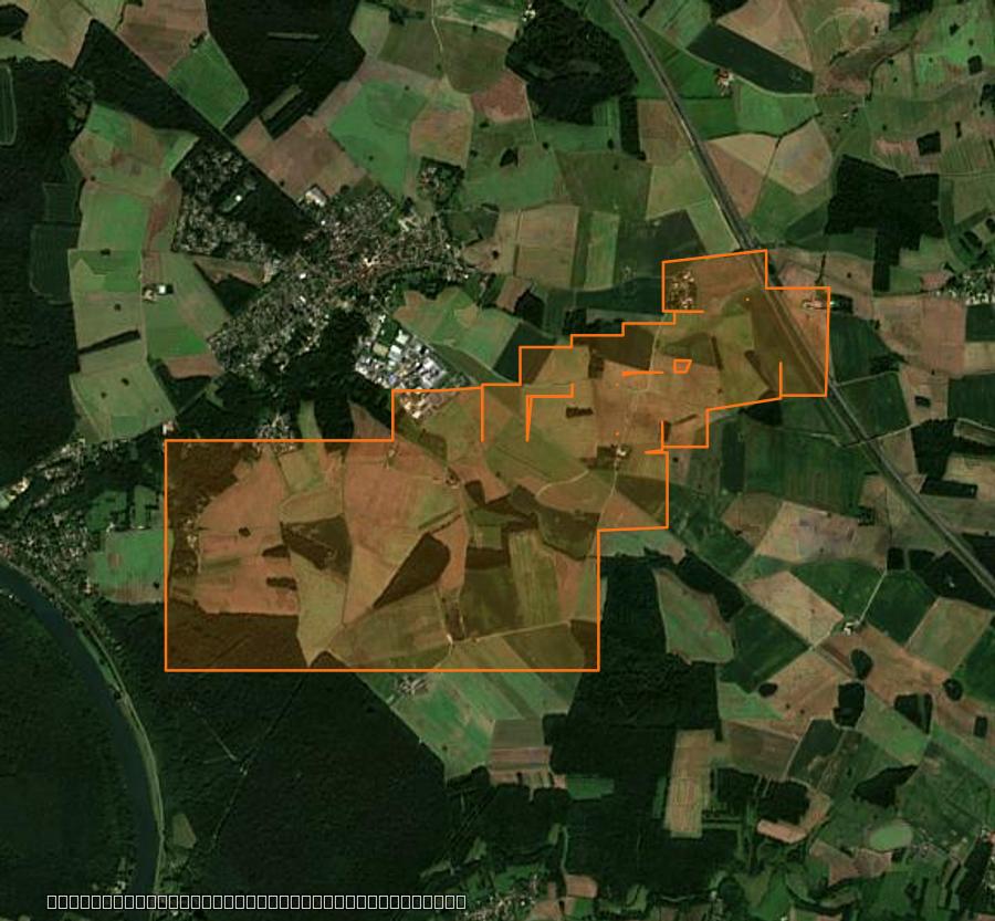 Outline of the burned area near Le Châtelet-en-Brie, drawn over satellite imagery