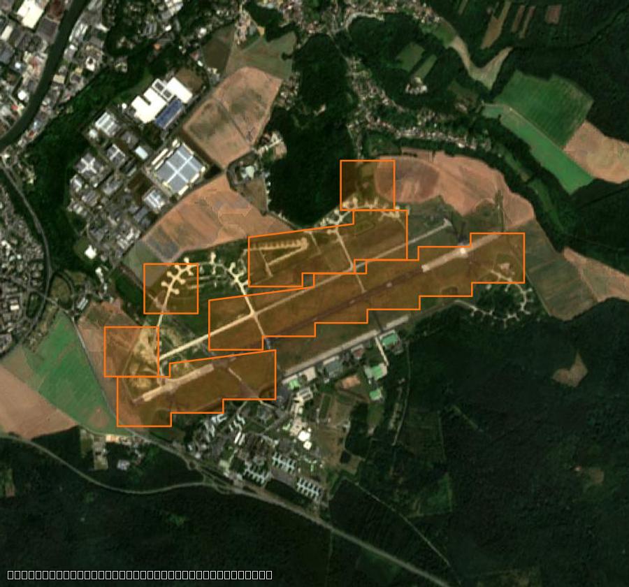 Outline of the burned area near Verneuil-en-Halatte, drawn over satellite imagery