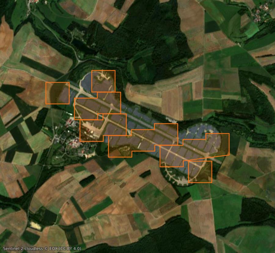 Outline of the burned area near Marville, drawn over satellite imagery