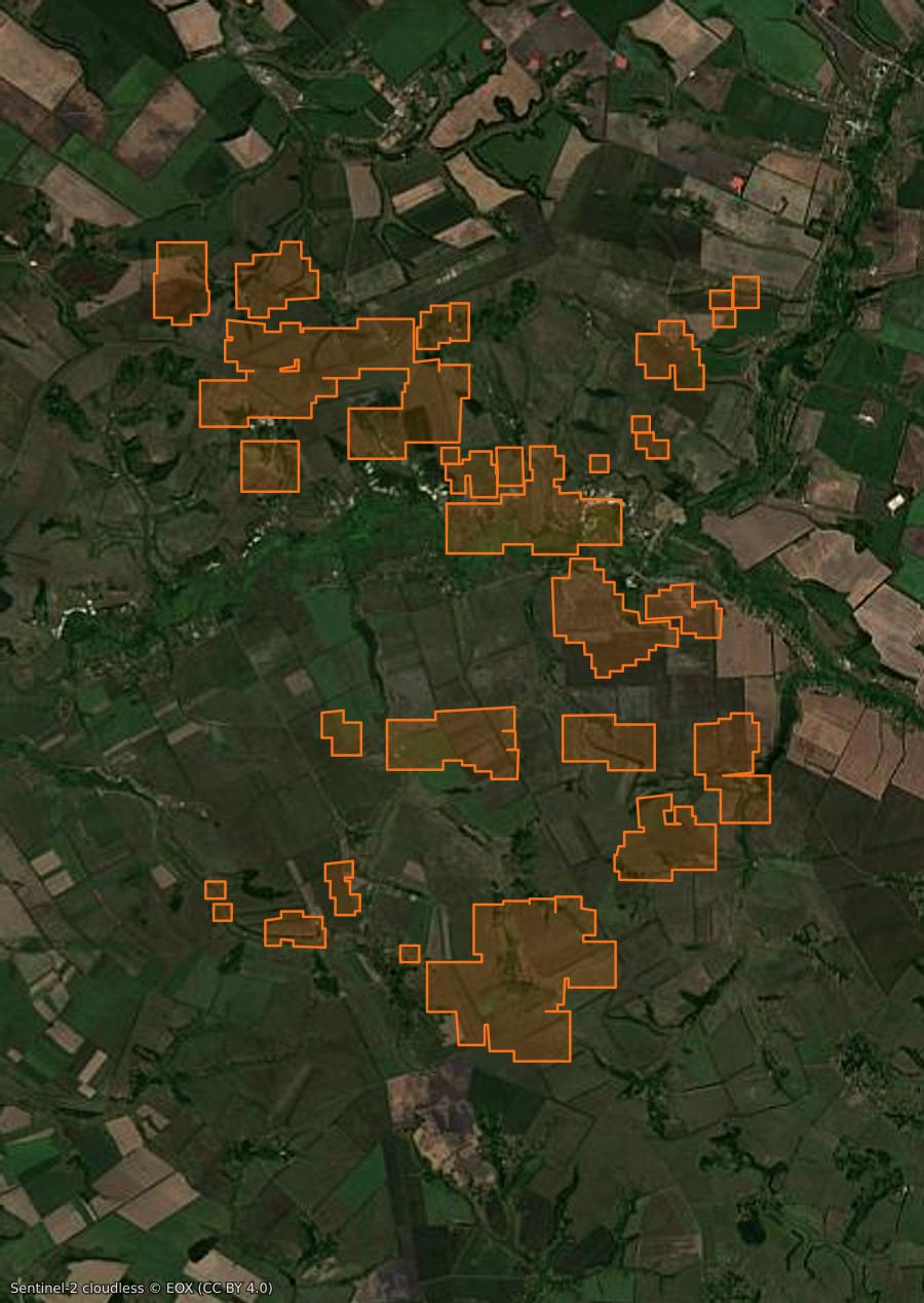 Outline of the burned area near Вовчанська міська громада (UA), drawn over satellite imagery