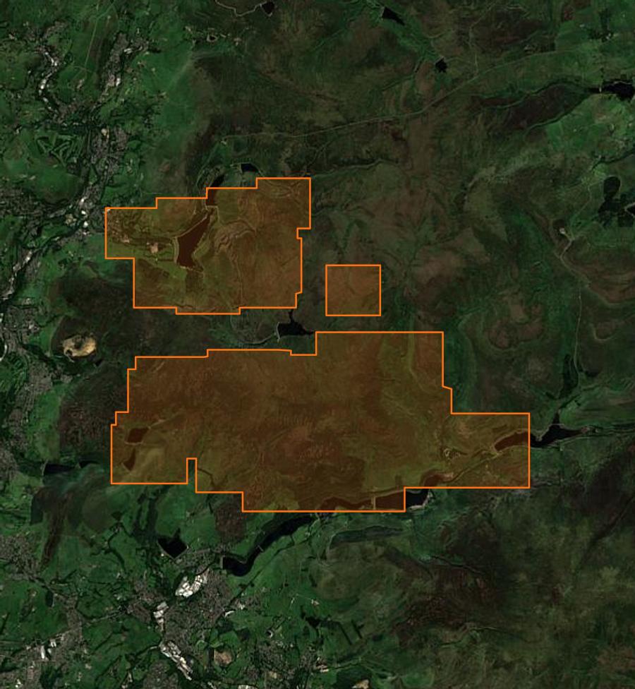 Contour de la zone brûlée de High Peak (GB), tracé sur l'imagerie satellite